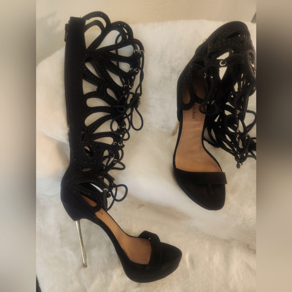 Size 7 Zigisoho heel